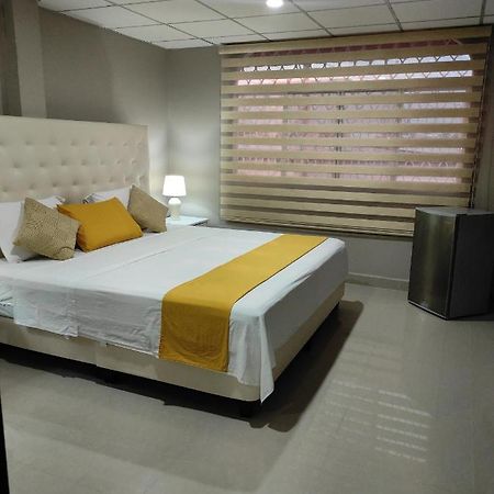 Royalinn Guayaquil Bagian luar foto