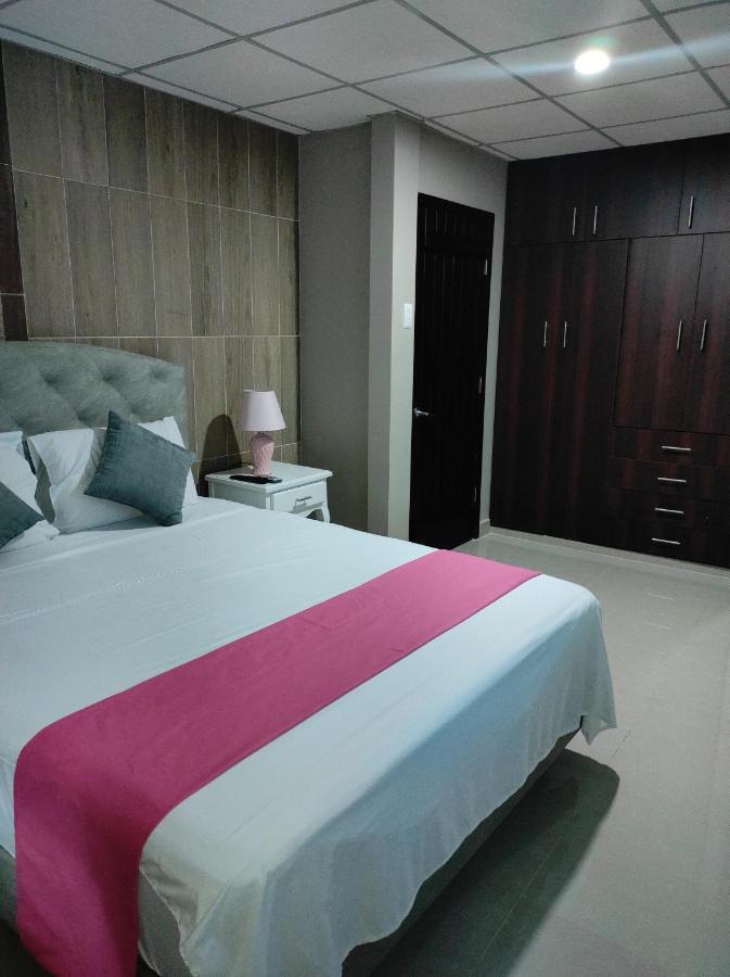 Royalinn Guayaquil Bagian luar foto