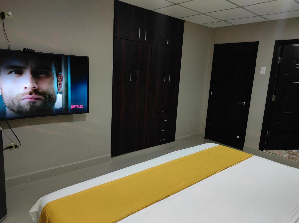 Royalinn Guayaquil Bagian luar foto